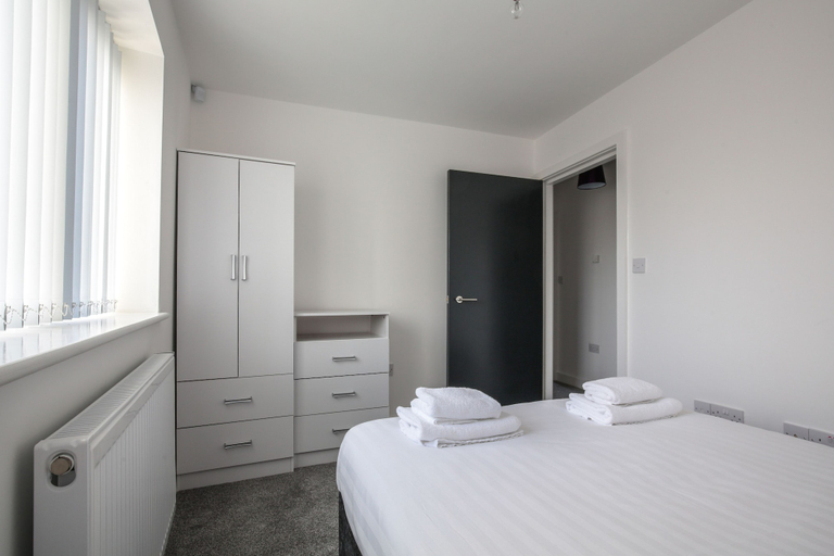 Bedroom 2, Approved Serviced Apartments Liverpool, Sefton