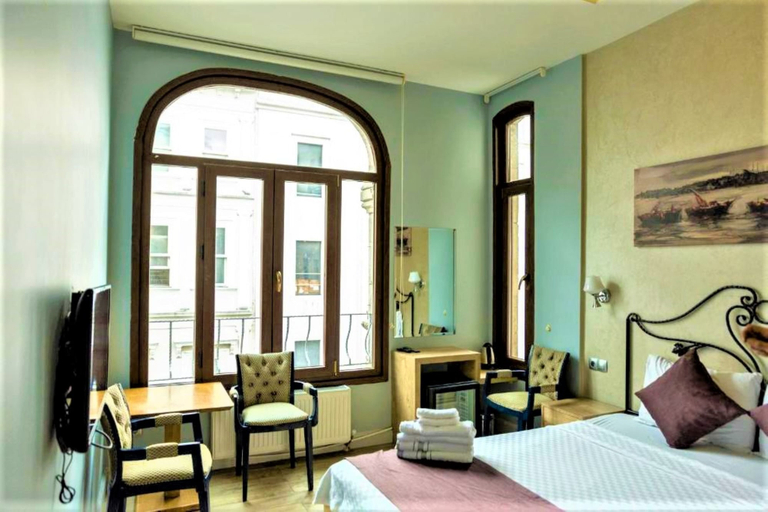 Bedroom 4, Ragıp Pasha Apartments, Beyoğlu