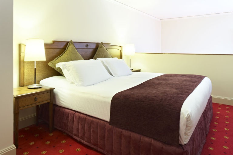 Bedroom 3, Grand Hotel Melbourne, Melbourne
