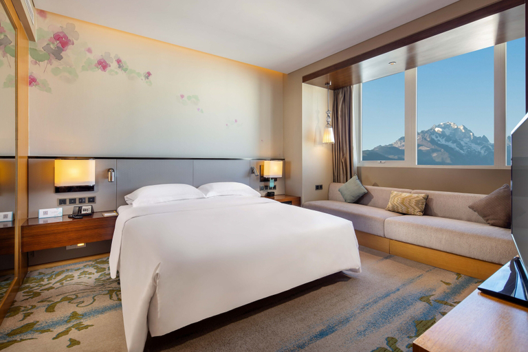 Bedroom 3, Hilton Garden Inn Lijiang, Lijiang