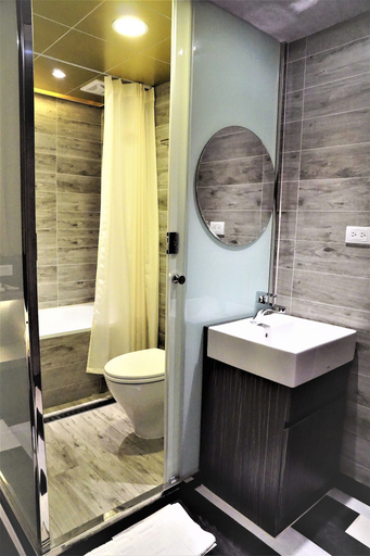 Bathroom 4, Dahshin Hotel, Taipei City