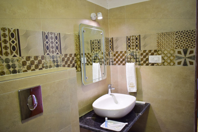 Bathroom 5, Hotel Sonar Bangla Kolaghat, Haora