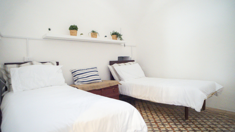 Others 4, Trullo Pinto, Taranto