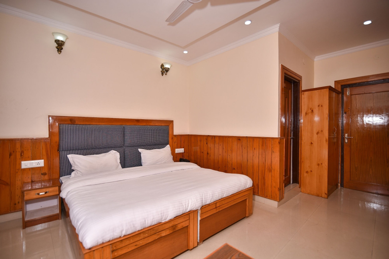 Bedroom 3, The Posh Hotel near Mall Road with Hassle Free Covered Parking, Kangra