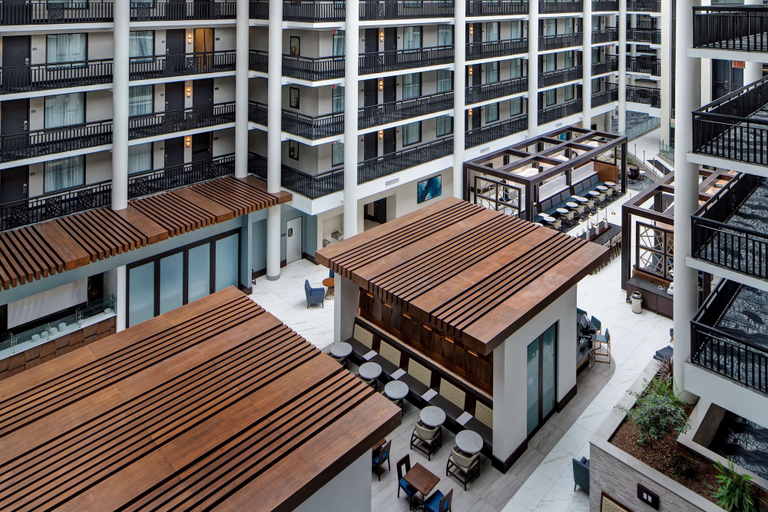 Exterior & Views 2, Embassy Suites Syracuse, Onondaga