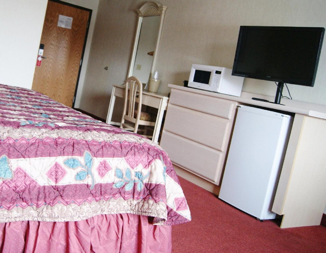 Bedroom 3, Meadow Court Inn, Tompkins