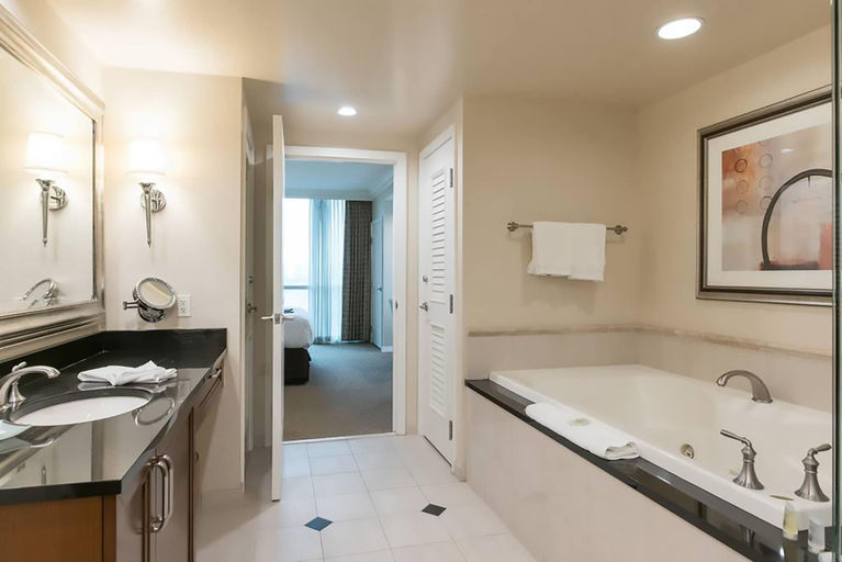 Bathroom 4, Signature Affordable Luxury, Clark