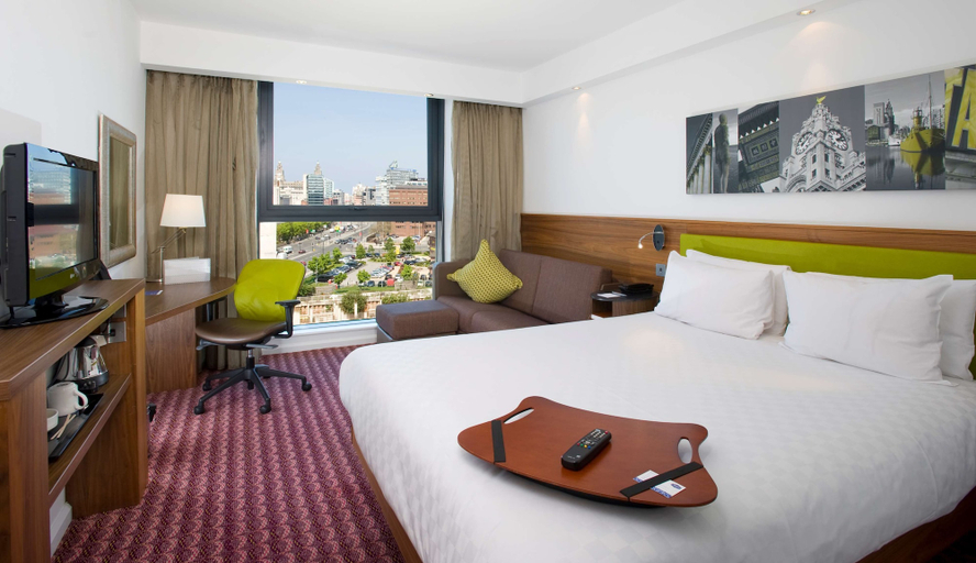 Bedroom 3, Hampton by Hilton Liverpool City Center, Sefton
