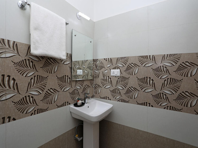 Bathroom 4, Hotel Kss Inn, Dehradun