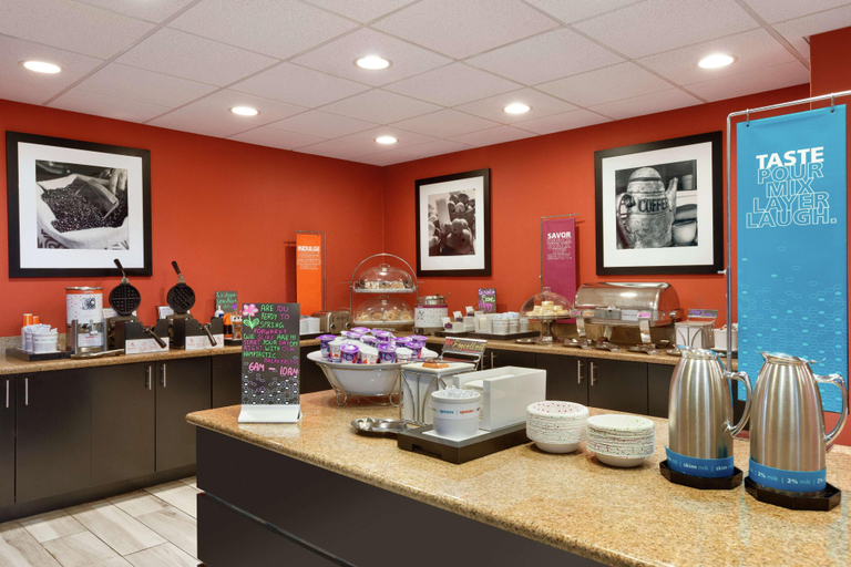 Food & Drinks 5, Hampton Inn & Suites Houston/Clear Lake-Nasa Area, Houston