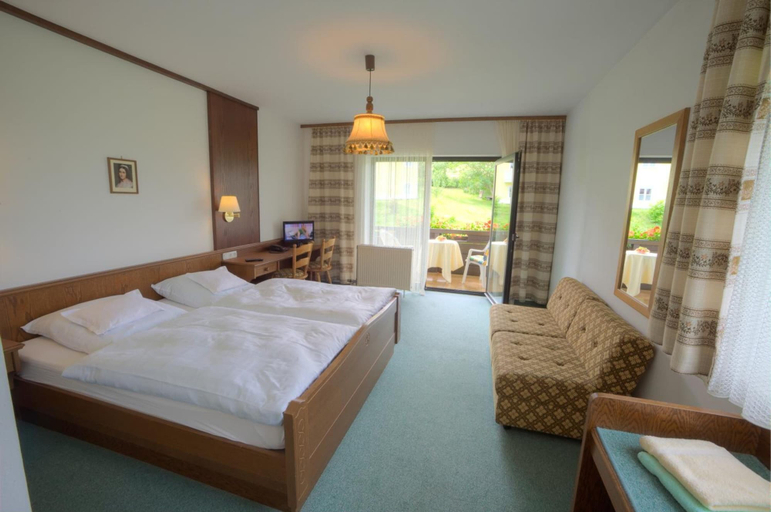 Bedroom 2, Urlaubshotel Binder, Passau