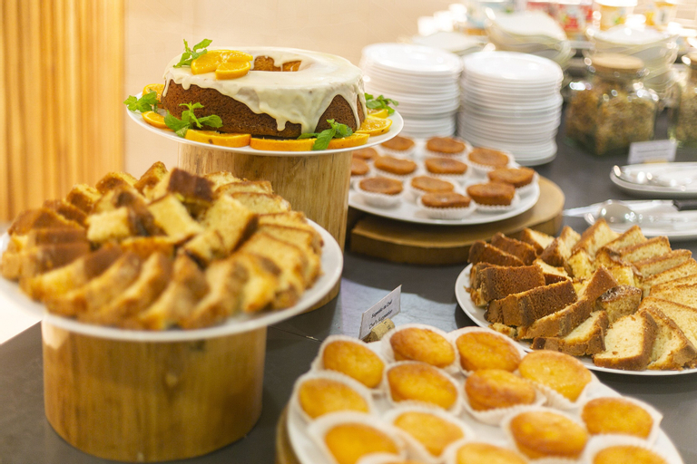Food & Drinks 9