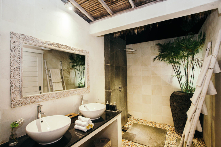 Bathroom 4, Escape, Klungkung