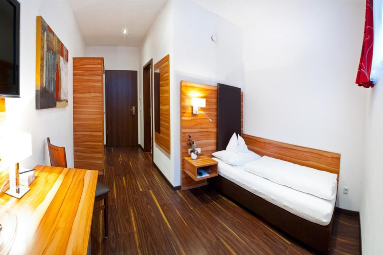 Bedroom 4, Hotel Renner, Mühldorf am Inn
