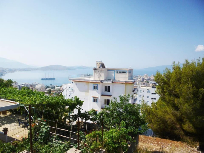 Exterior & Views 2, Hakuna Matata Hostel, Sarandës
