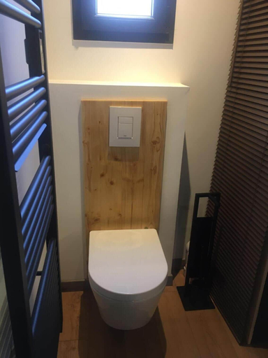 Bathroom 5, Villa Andernos, Gironde