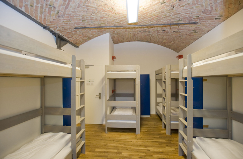 Bedroom 4, Pfefferbett Hostel Berlin, Berlin