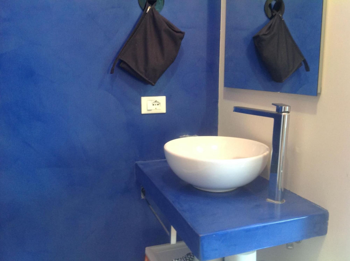 Bathroom 3, Villa Venice Movie, Venezia