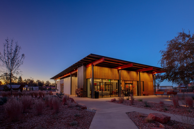 Exterior & Views