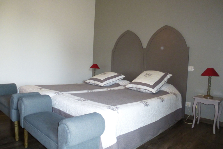 Bedroom 2, Gîte du Domaine de La Maison Neuve, Indre-et-Loire