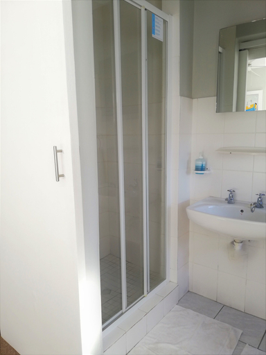 Bathroom 3, Blouberg Dolphin Inn, City of Cape Town