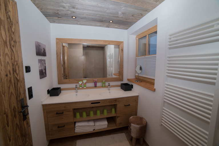 Bathroom 3, Braitos Seaside Lodges, Reutte