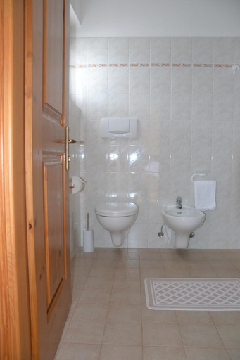 Bathroom 5, Meublè Rosalpina, Sondrio