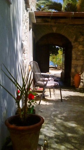 Others 4, Stone House Apartment, Preko