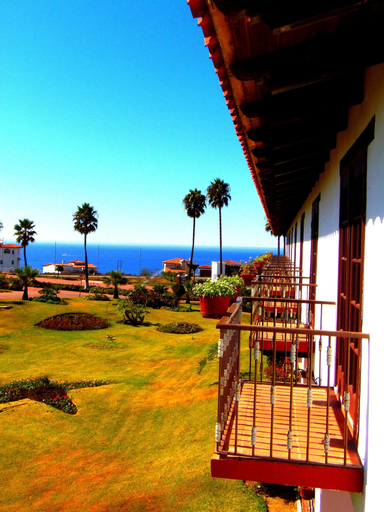 Exterior & Views 3