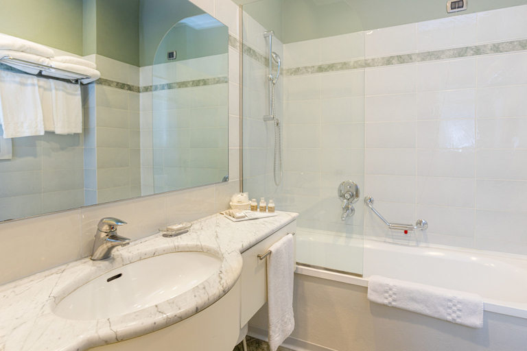 Bathroom 4, Residence de la Gare, Milano