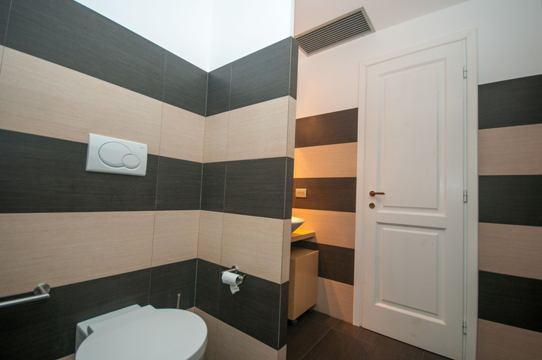 Bathroom 4, Oleandri 101, Olbia-Tempio