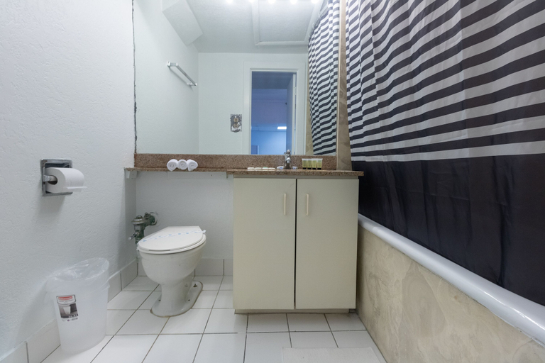 Bathroom 3, 629 Ocean View Hollywood Beach, Broward
