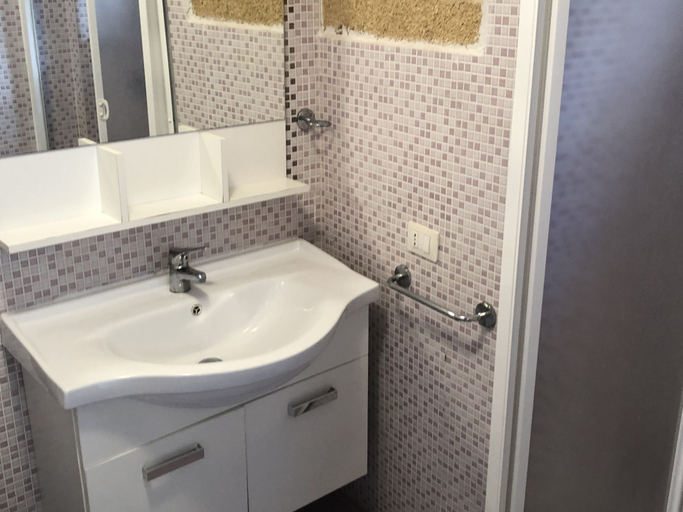 Bathroom sink, Suite della Baronessa, Lecce