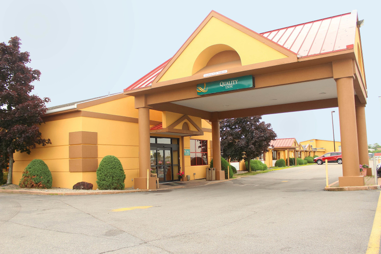 Exterior & Views 2, Quality Inn Buffalo Airport, Erie