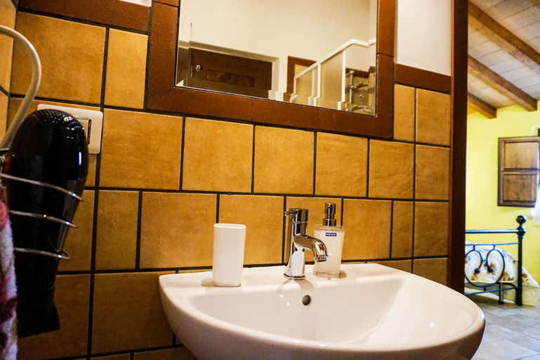 Bathroom 5, La Tenuta del Campo di Sopra, Frosinone
