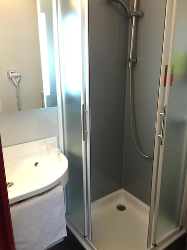 Bathroom 3, Hôtel balladins Amiens / Longueau, Somme
