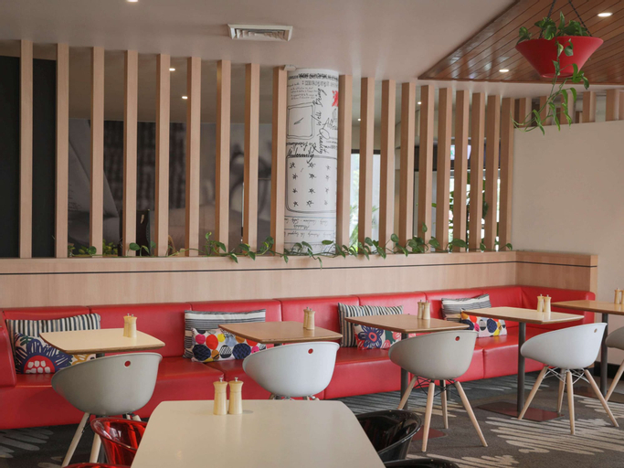 Food & Drinks 5, ibis Sydney Airport, Botany Bay