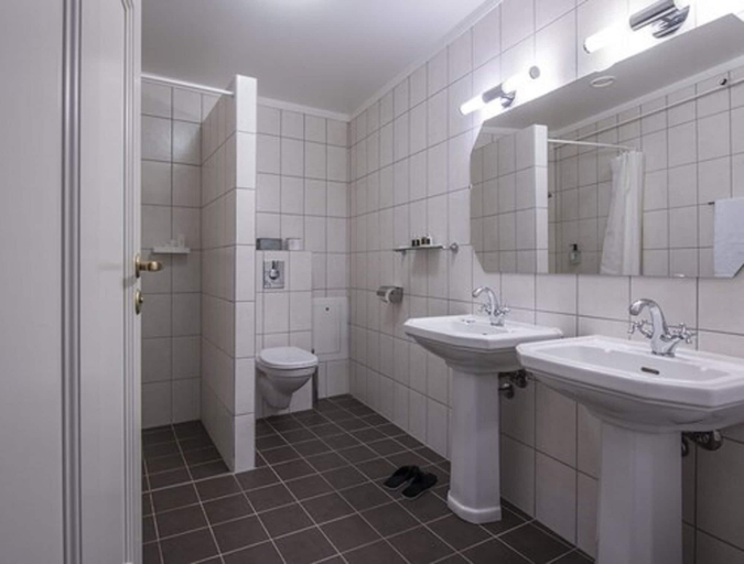Bathroom 4, Hotel Kong Carl - Unike Hoteller, Sandefjord