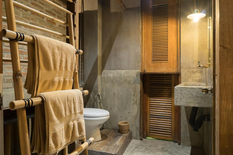 Bathroom 4, The Flying Fish Hostel, Dumaguete City