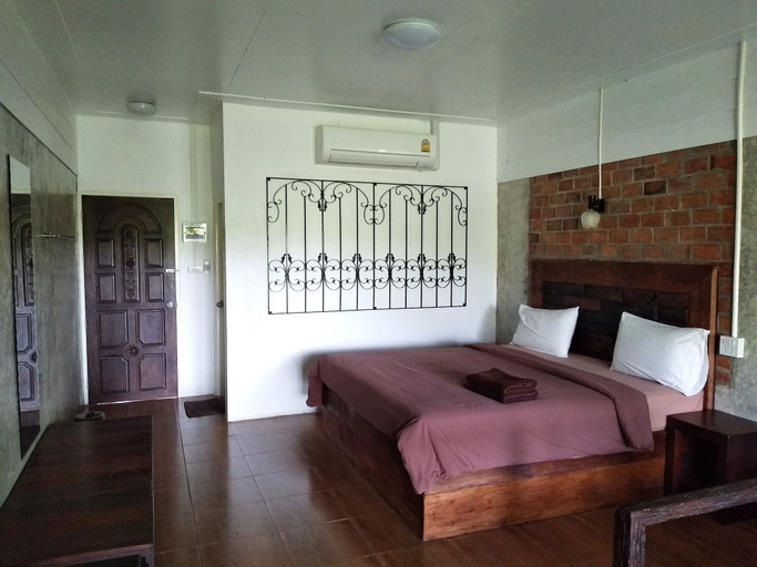 Bedroom 2, Chanthaburi Garden Hotel, Tha Mai