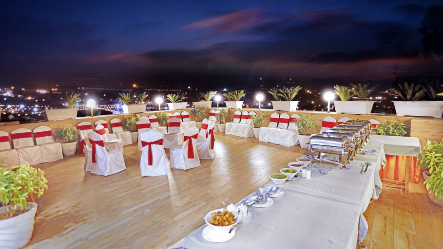 Food & Drinks 5, Scenaria Hotel, Ahmadabad