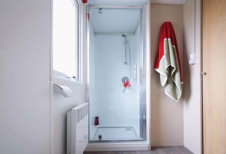 Bathroom, Camping de la Cazine, Creuse