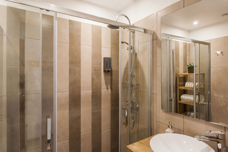 Bathroom 2, Dynasta Central Suites, Attica