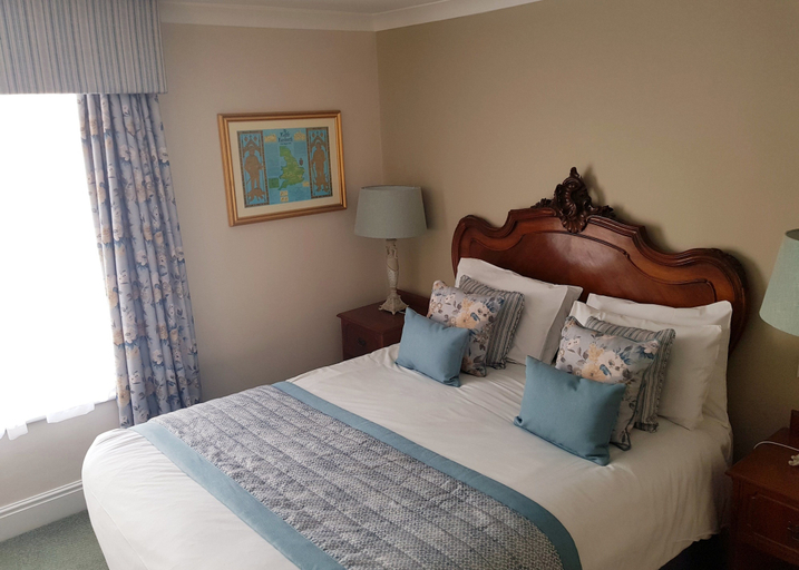 Bedroom 3, The Atherstone Red Lion Hotel, Warwickshire