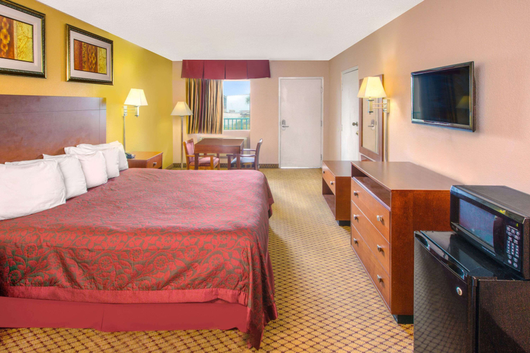 Bedroom 3, Days Inn by Wyndham Gulfport, Harrison