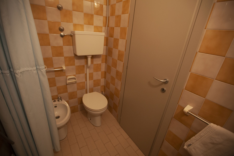 Bathroom 5, Hotel Mirage Bellaria, Rimini