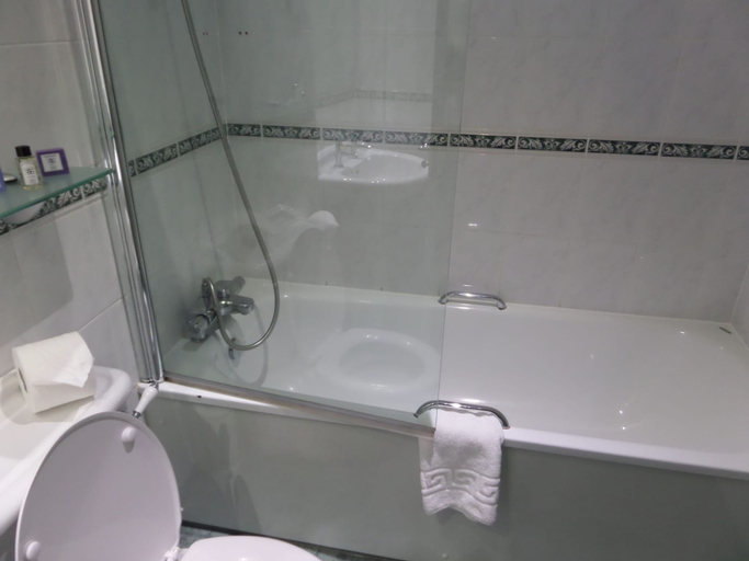 Bathroom 4, Macdonald Spey Valley Resort, Highland