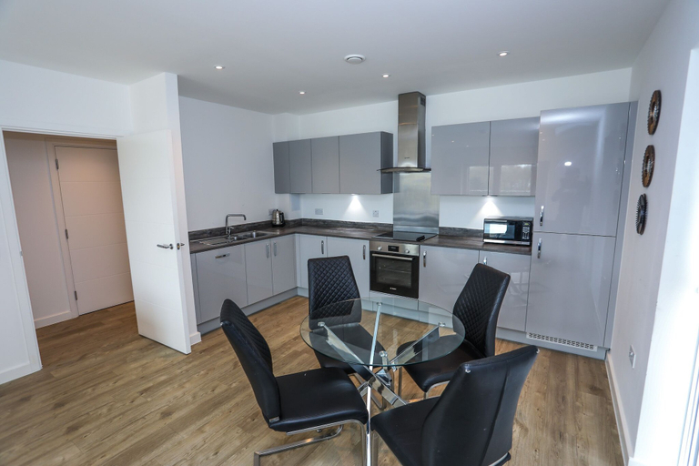 Others 4, Exquisite One Bed Apartment, London