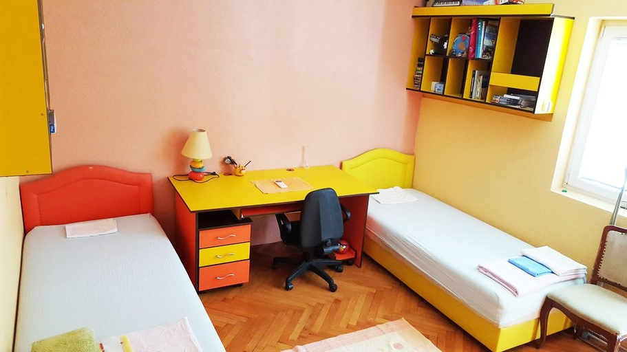 Bedroom 2, Antonia's coast apartment