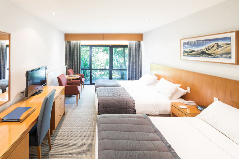 Bedroom 4, Commodore Airport Hotel, Christchurch